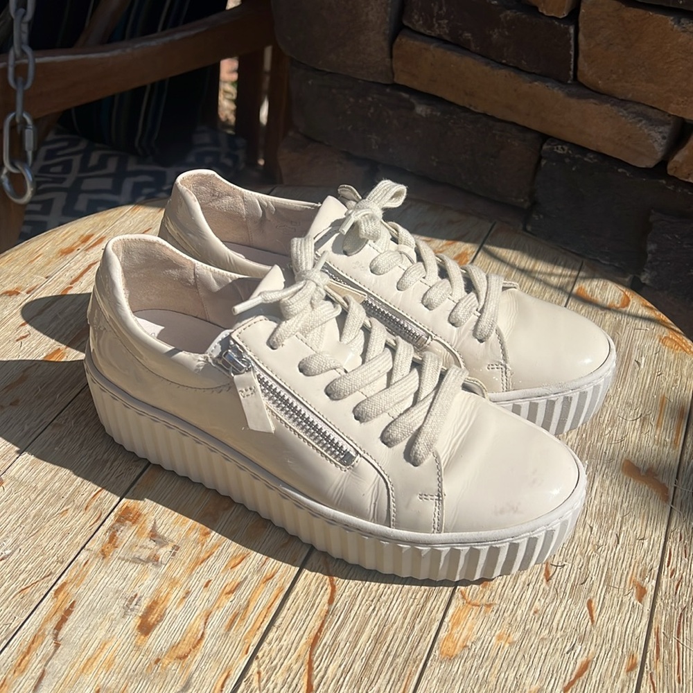 Gabor Dolly panna beige patented leather platform sneakers with zip and lace